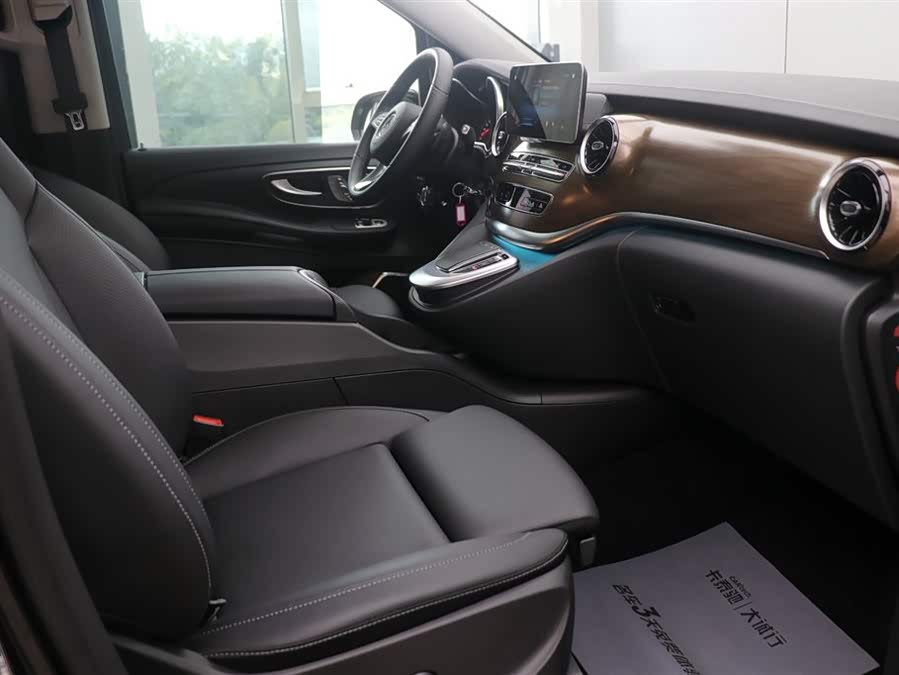 Mercedes-Benz V Class 2024 #17 Mercedes-Benz V Class 2024 car image #17