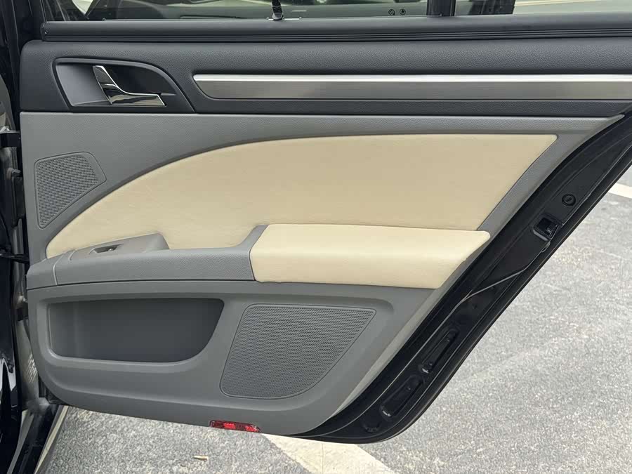 Skoda Superb 2013 car image #17