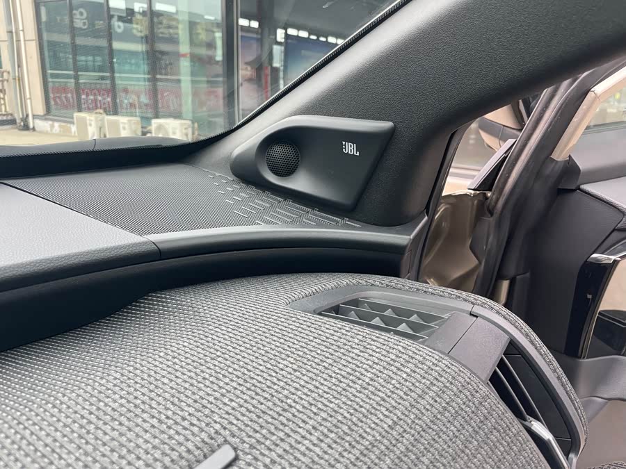 Toyota bZ4X 2022 immagine di auto #17