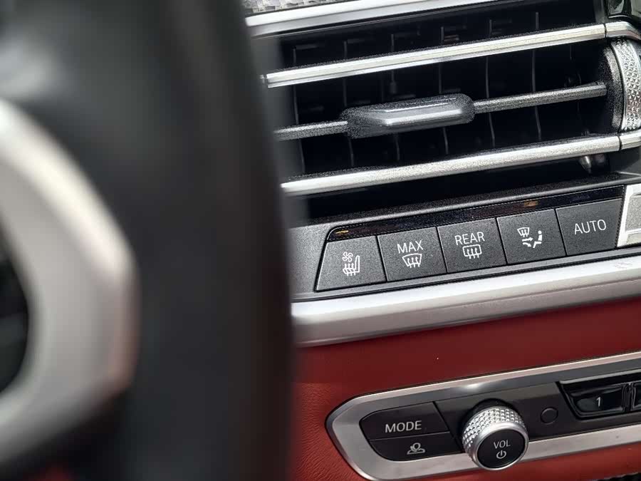 BMW X6 M 2023 car image #17