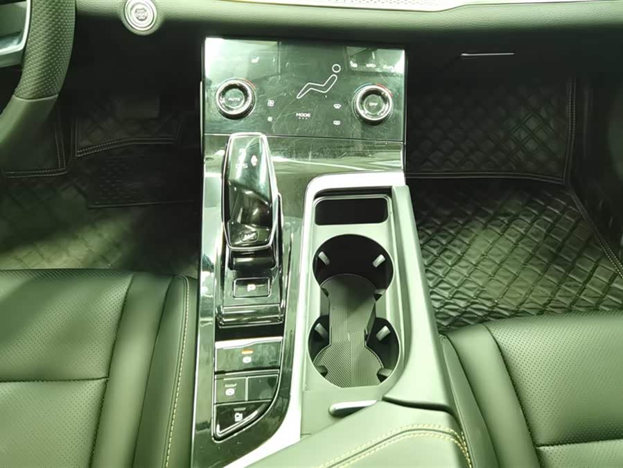 2023 car image #17