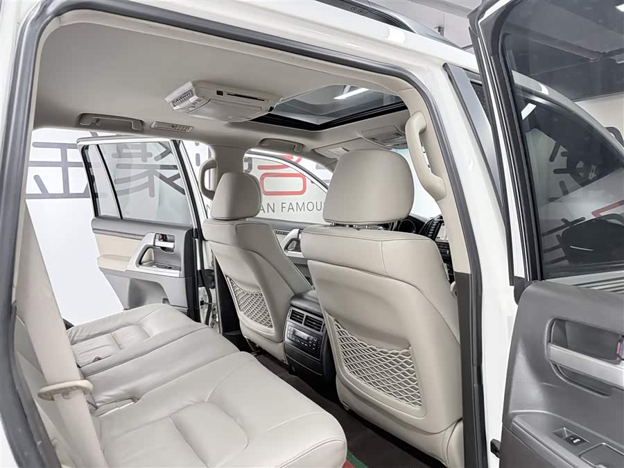 Toyota Land Cruiser 2009 #17 Toyota Land Cruiser 2009 car image #17