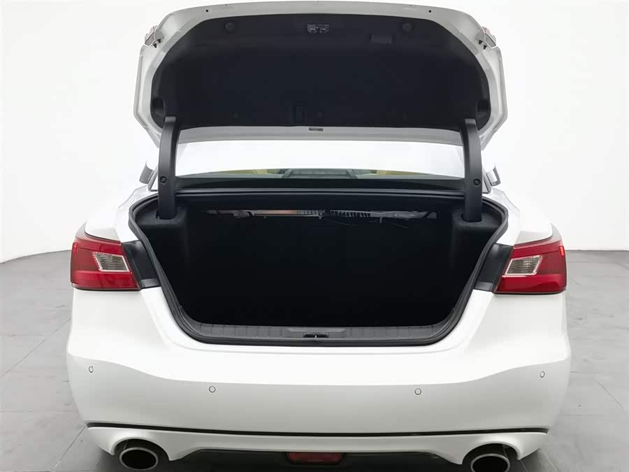 Nissan Maxima 2018 car image #17