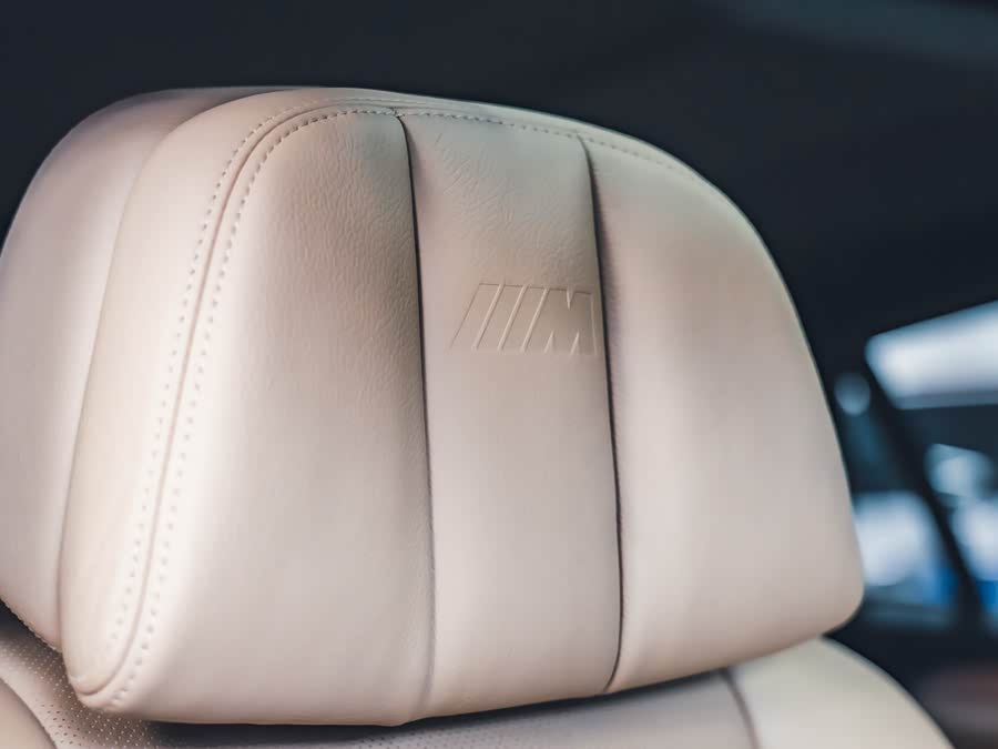 BMW X6 M 2013 car image #17