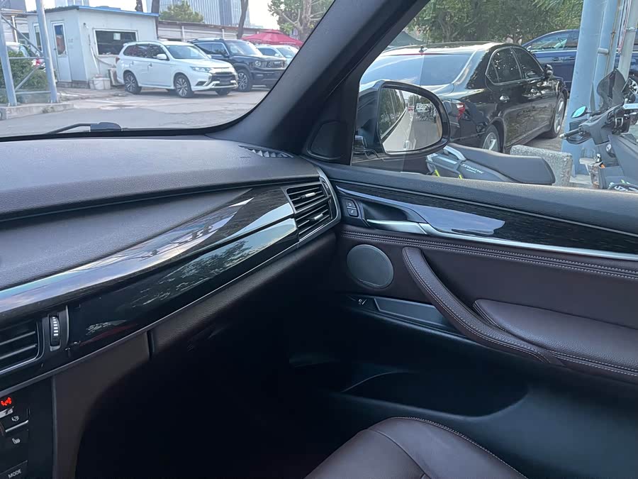 BMW X5 (Imported) 2018 immagine di auto #17