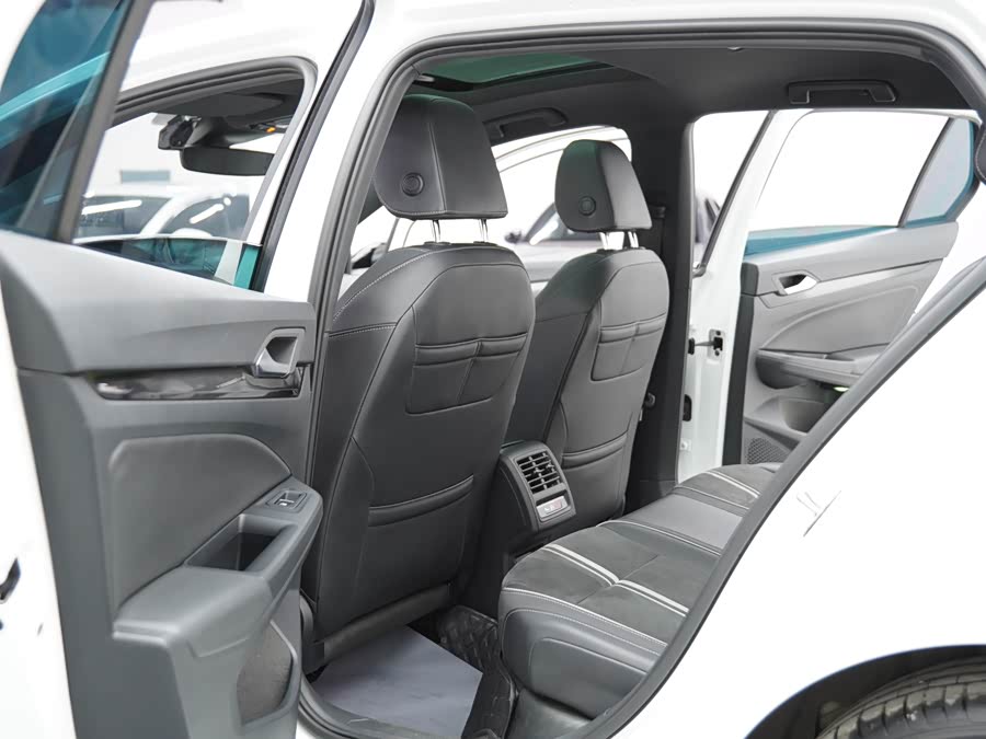 Volkswagen Golf 2021 #17 Volkswagen Golf 2021 car image #17