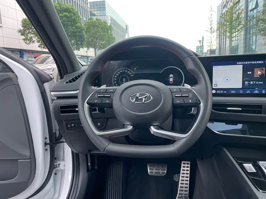 Hyundai Sonata 2023 car image #17