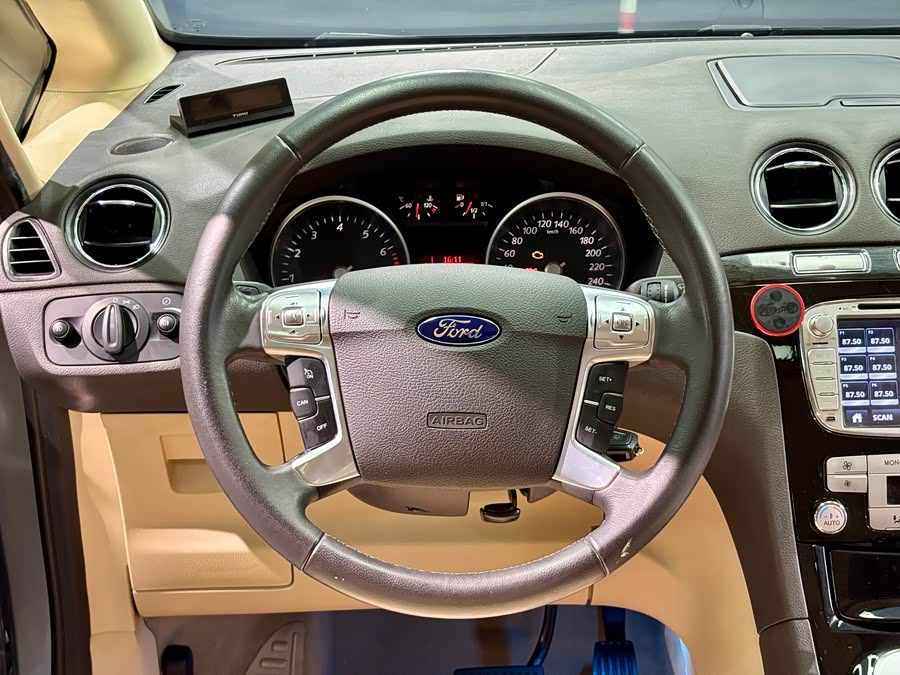 Ford S-MAX 2014 #17 Ford S-MAX 2014 car image #17