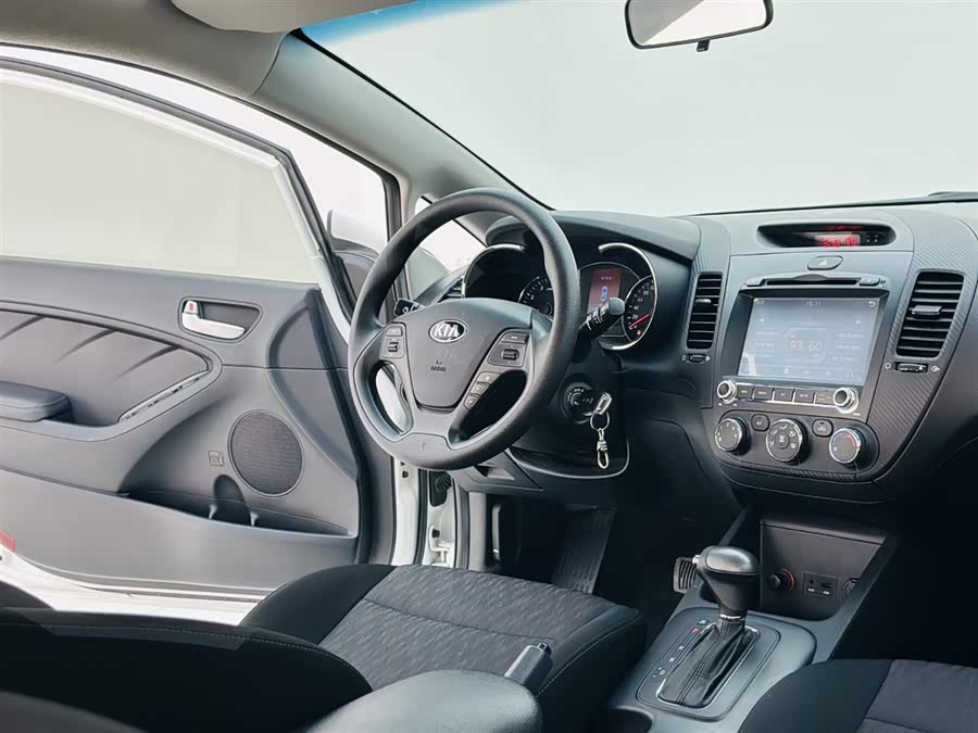Kia K3 2013 car image #17