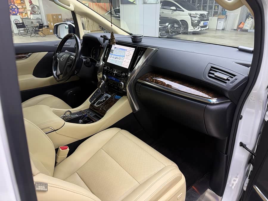 Toyota Alphard 2020 #17 Toyota Alphard 2020 car image #17