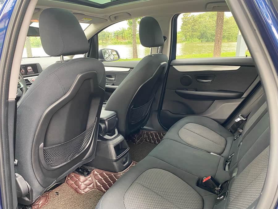 BMW 2 Series Tourer 2016 car image #17