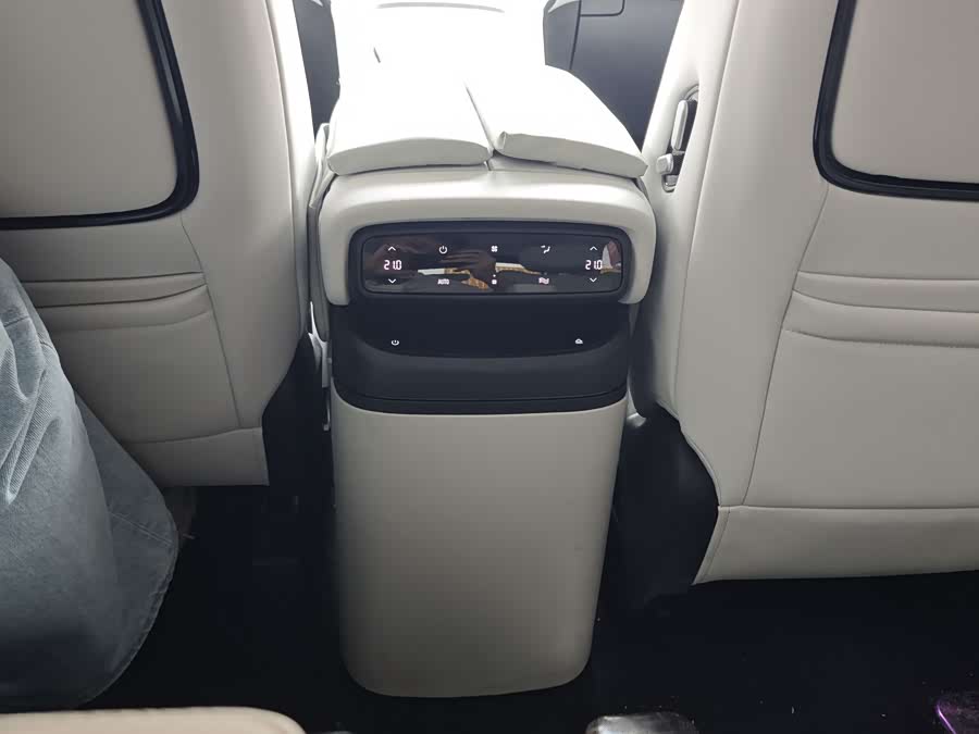 Xpeng X9 2024 #17 Xpeng X9 2024 immagine di auto #17