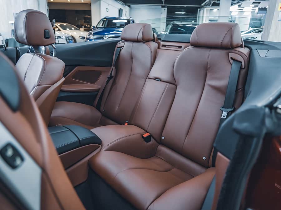 BMW 6 Series 2012 car image #17