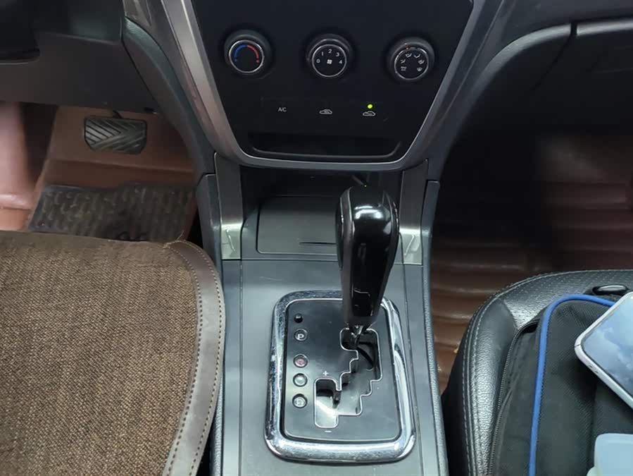 GEELY GX7 2014 car image #17