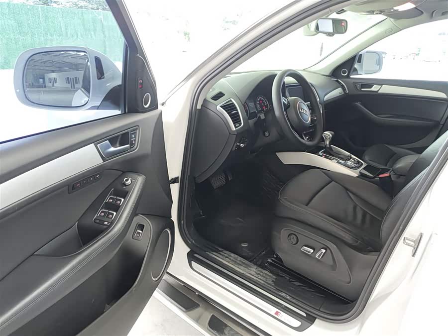 Audi Q5 (Imported) 2014 car image #17