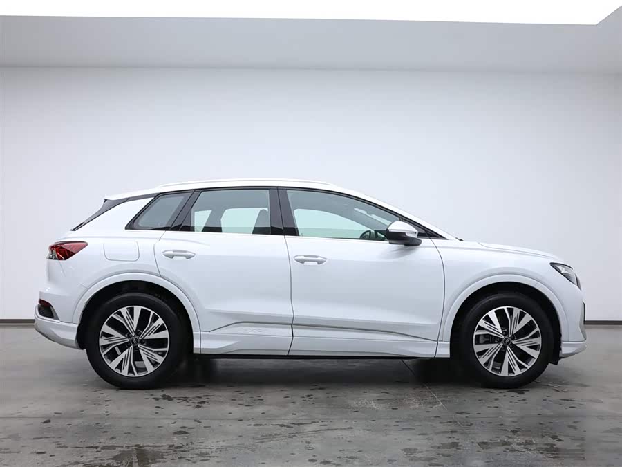 Audi Q4 e-tron 2024 immagine di auto #17