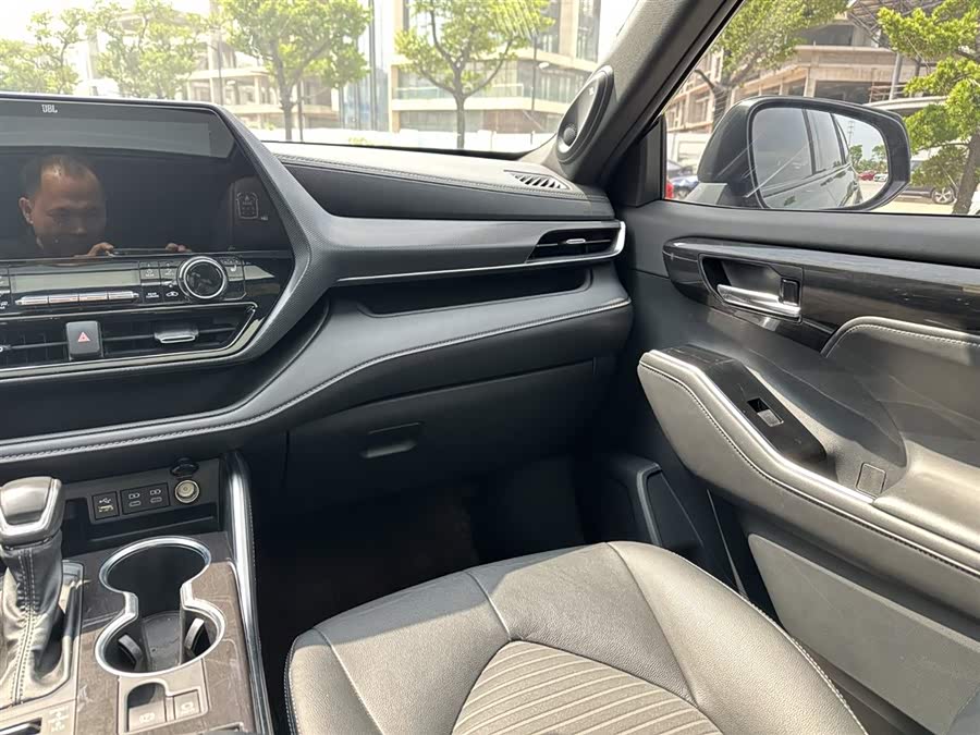 Toyota Crown Kluger 2023 immagine di auto #17
