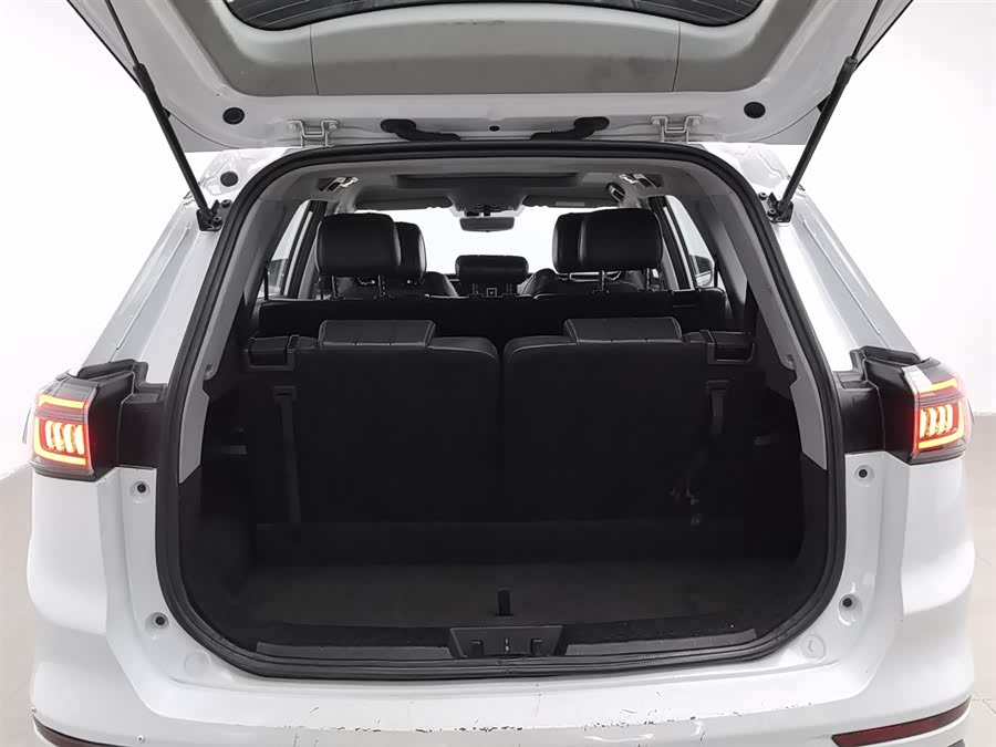 Chery Tiggo 8 Plus e+ 2022 car image #17