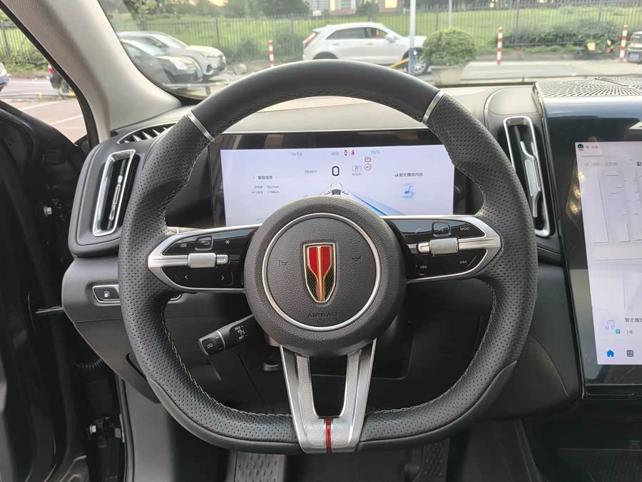 HongQi HS3 PHEV 2025 car image #17