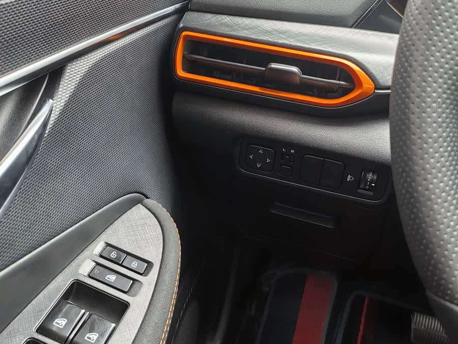 Changan UNI-T 2023 car image #17