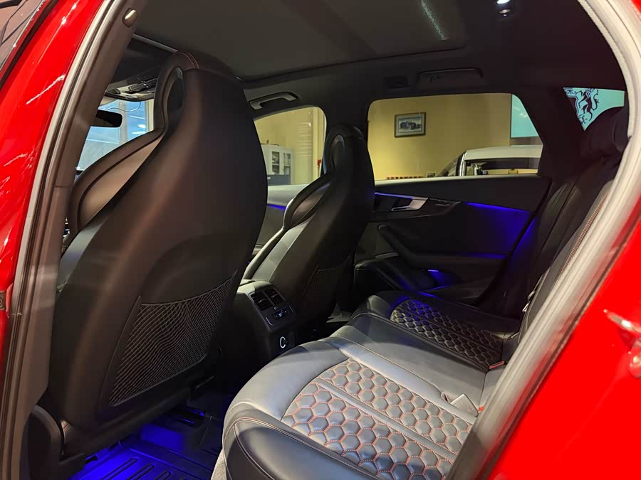 Audi RS 4 2020 car image #17