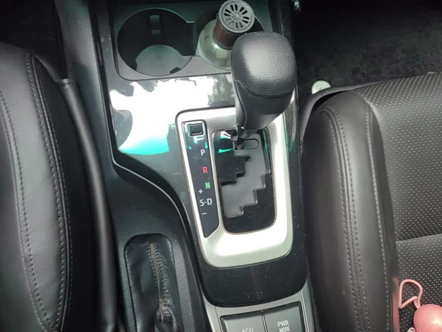 Toyota Fortuner 2018 immagine di auto #17