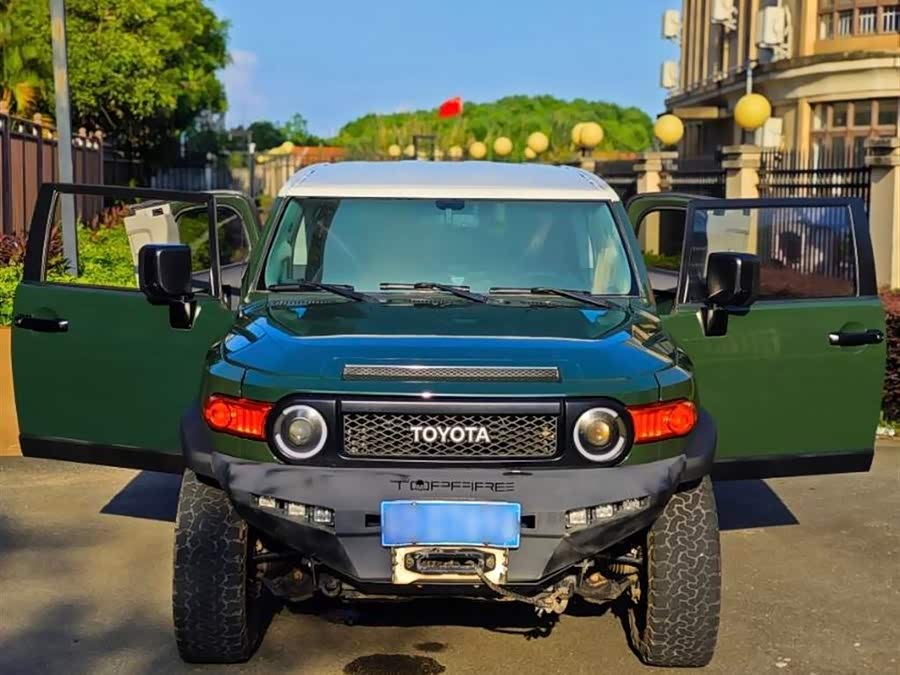 Toyota FJ Cruiser 2011 car image #17