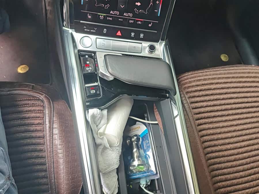 Audi e-tron (Imported) 2020 #17 Audi e-tron (Imported) 2020 car image #17