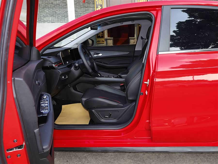 GEELY Monjaro MHEV 2022 car image #17