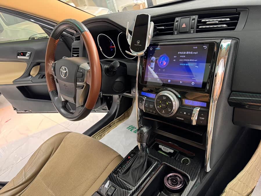 Toyota Reiz 2014 صورة سيارة #17