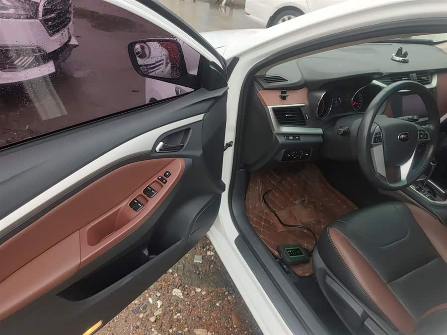 BYD G5 2017 #17 BYD G5 2017 immagine di auto #17