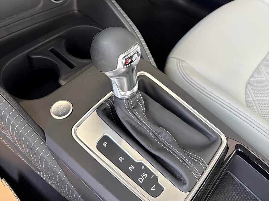 Audi Q2L 2025 car image #17