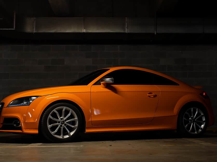 Audi TTS 2011 car image #17
