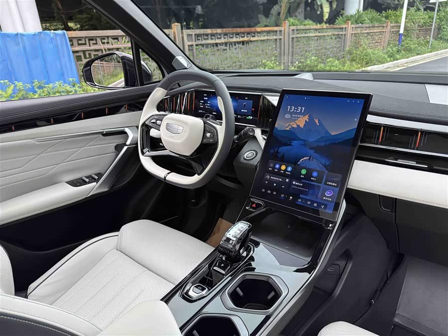 GEELY Boyue L 2023 car image #17