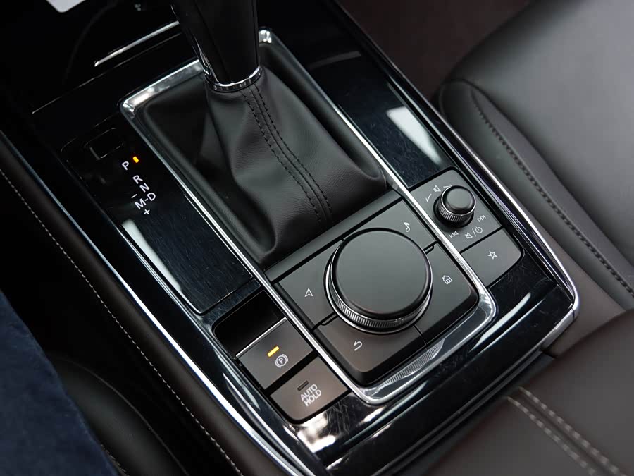 Mazda CX-3 2021 صورة سيارة #17