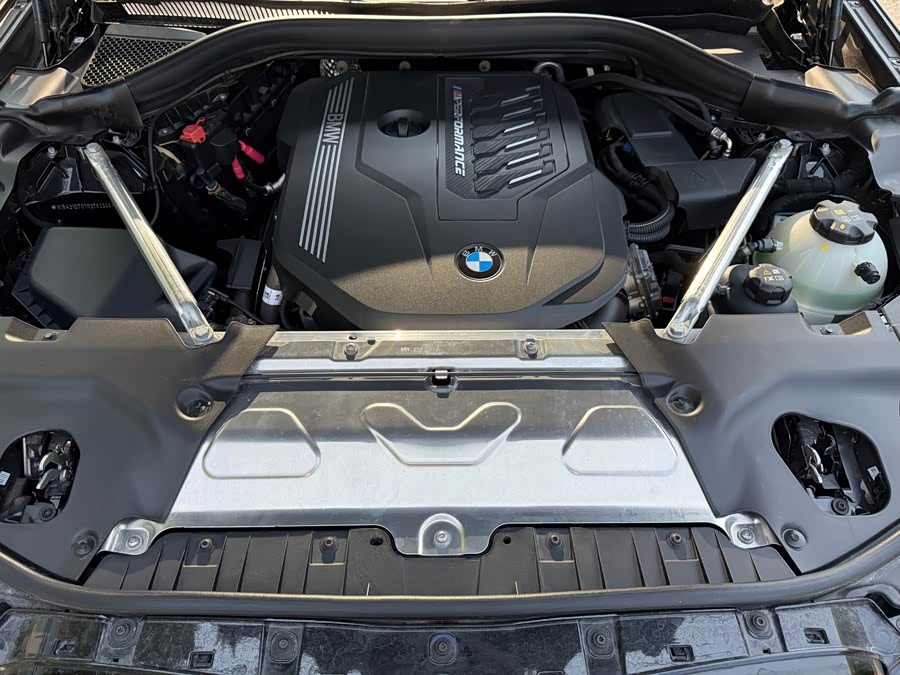 BMW X4 M40i 2024 car image #17