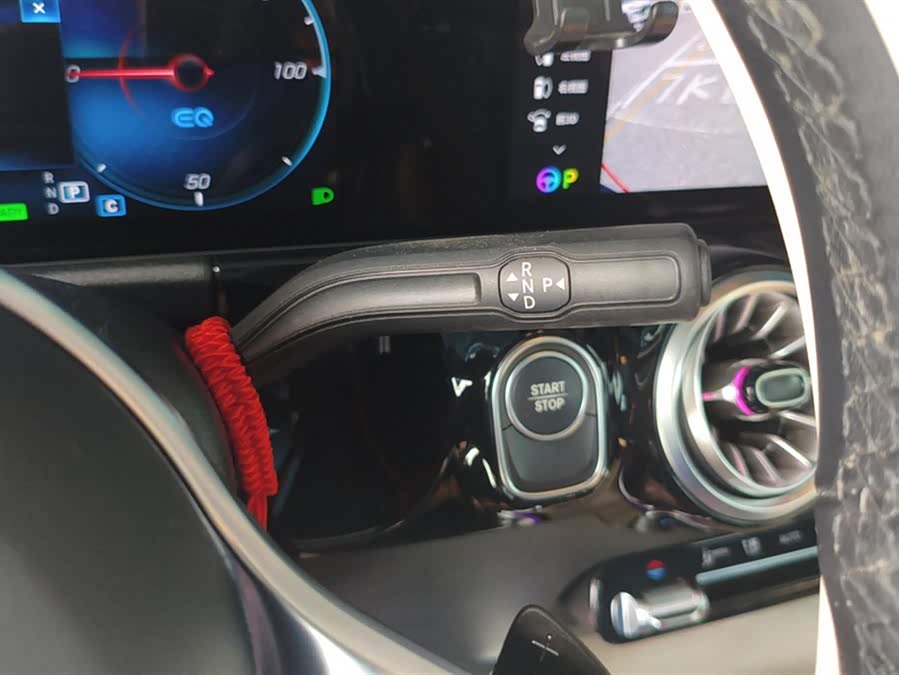 Mercedes-Benz EQA Class 2024 immagine di auto #17