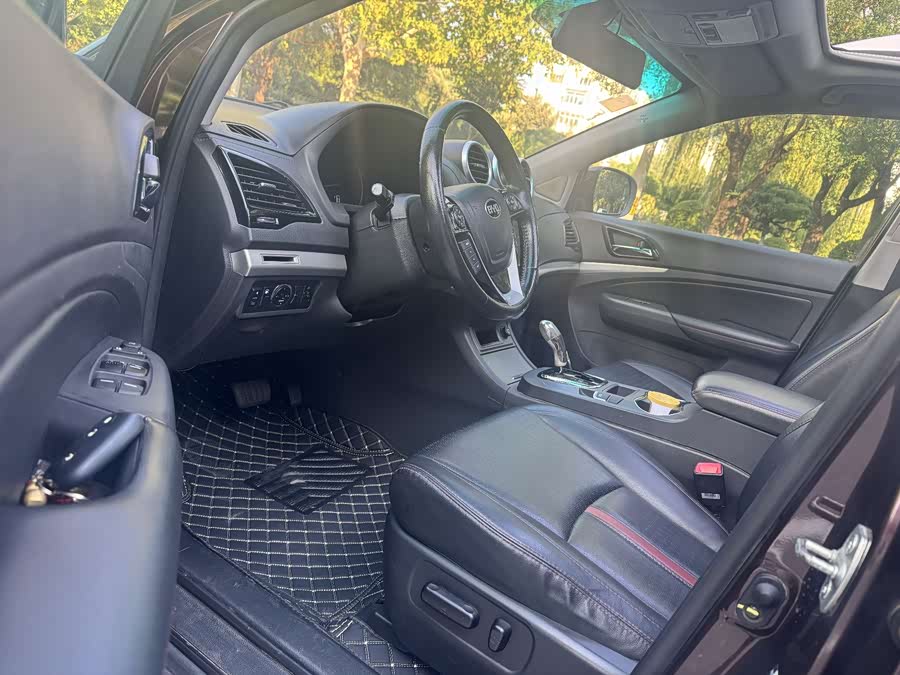 BYD S7 2014 car image #17