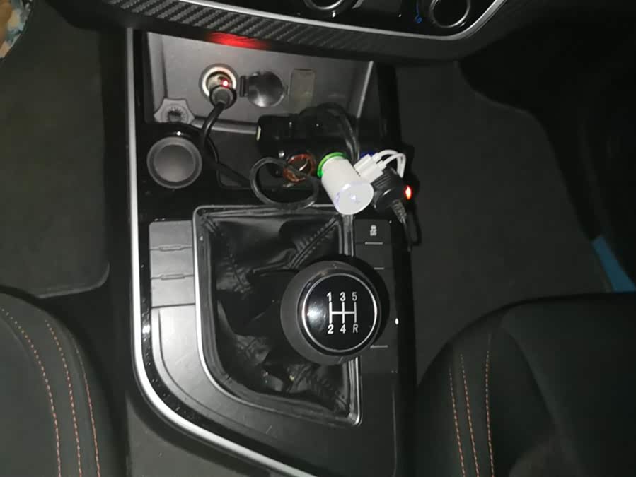 Forthing SX6 2019 immagine di auto #17