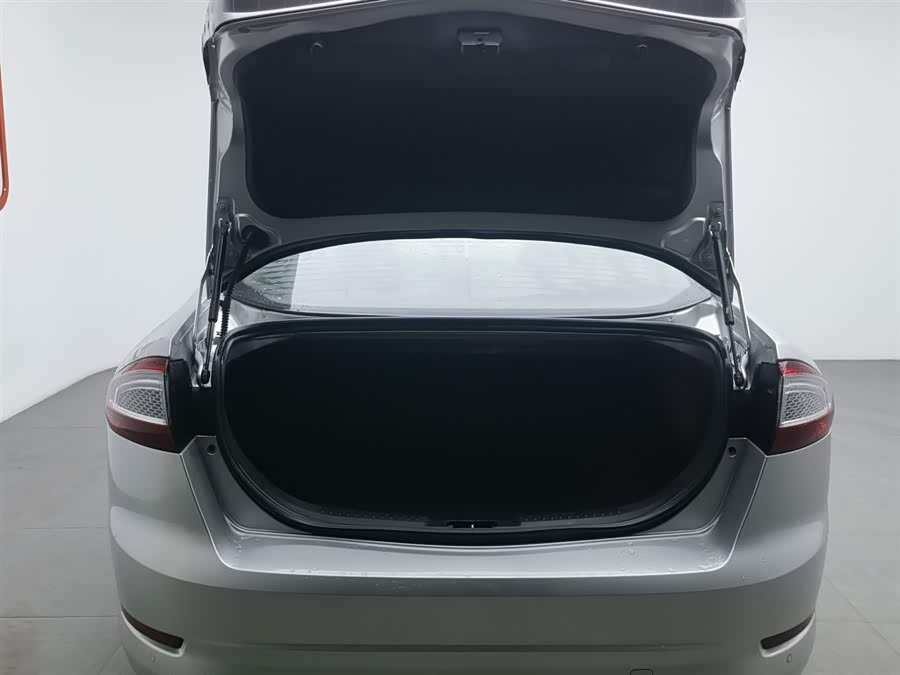 Ford Mondeo-Zhisheng 2011 #17 Ford Mondeo-Zhisheng 2011 car image #17