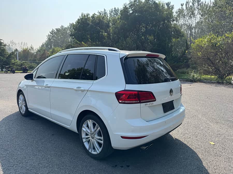 Volkswagen Golf Sportsvan 2018 car image #17