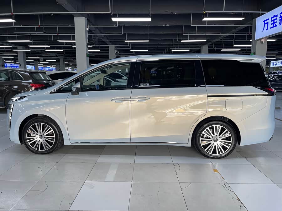 GAC Trumpchi E8 New Energy 2024 #17 GAC Trumpchi E8 New Energy 2024 car image #17