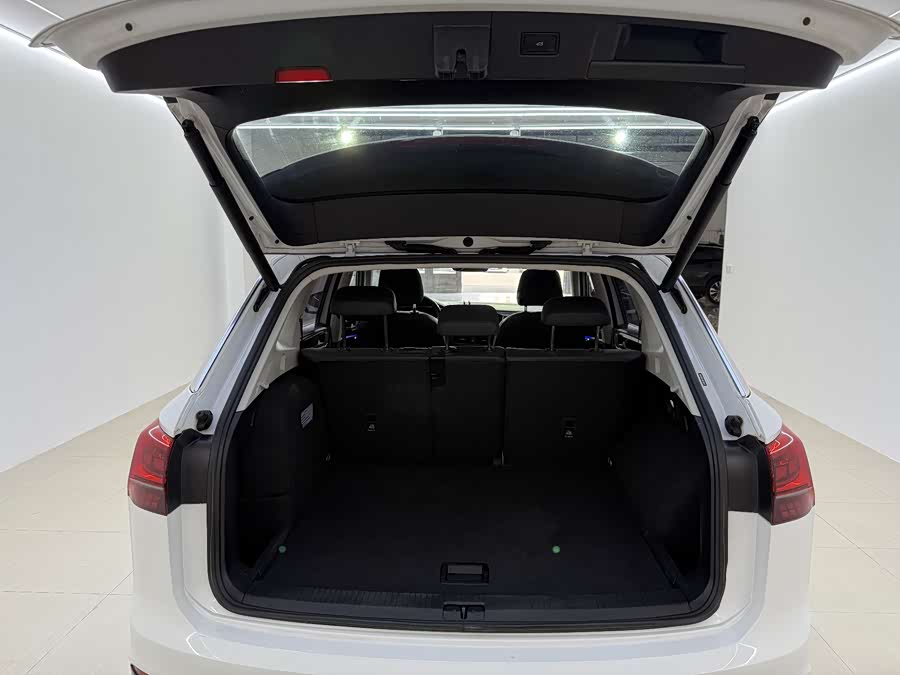 Volkswagen Tayron GTE 2021 car image #17