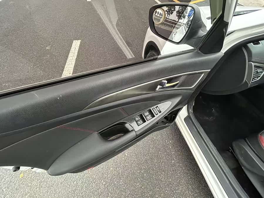 Changan Eado XT 2016 car image #17