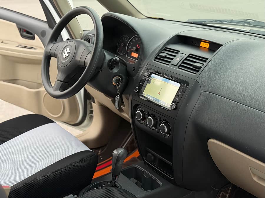 Suzuki SX4 Sedan 2014 imagem de carro #17