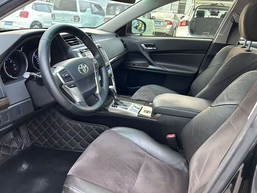 Toyota Reiz 2014 immagine di auto #17