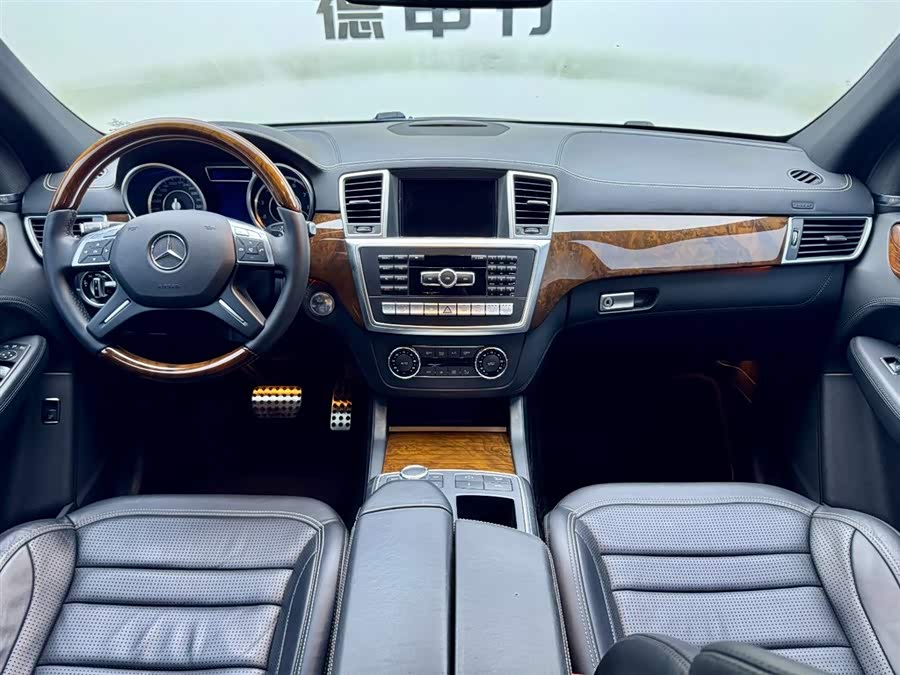 Mercedes-Benz M AMG 2012 صورة سيارة #17