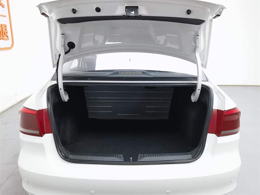 Volkswagen Santana 2013 car image #17