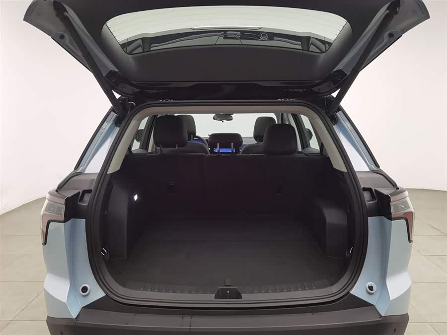 Chevrolet Equinox Plus 2024 car image #17