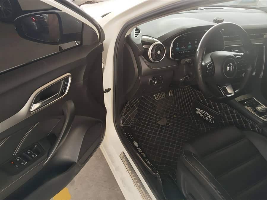 MG 6 New Energy 2018 car image #17